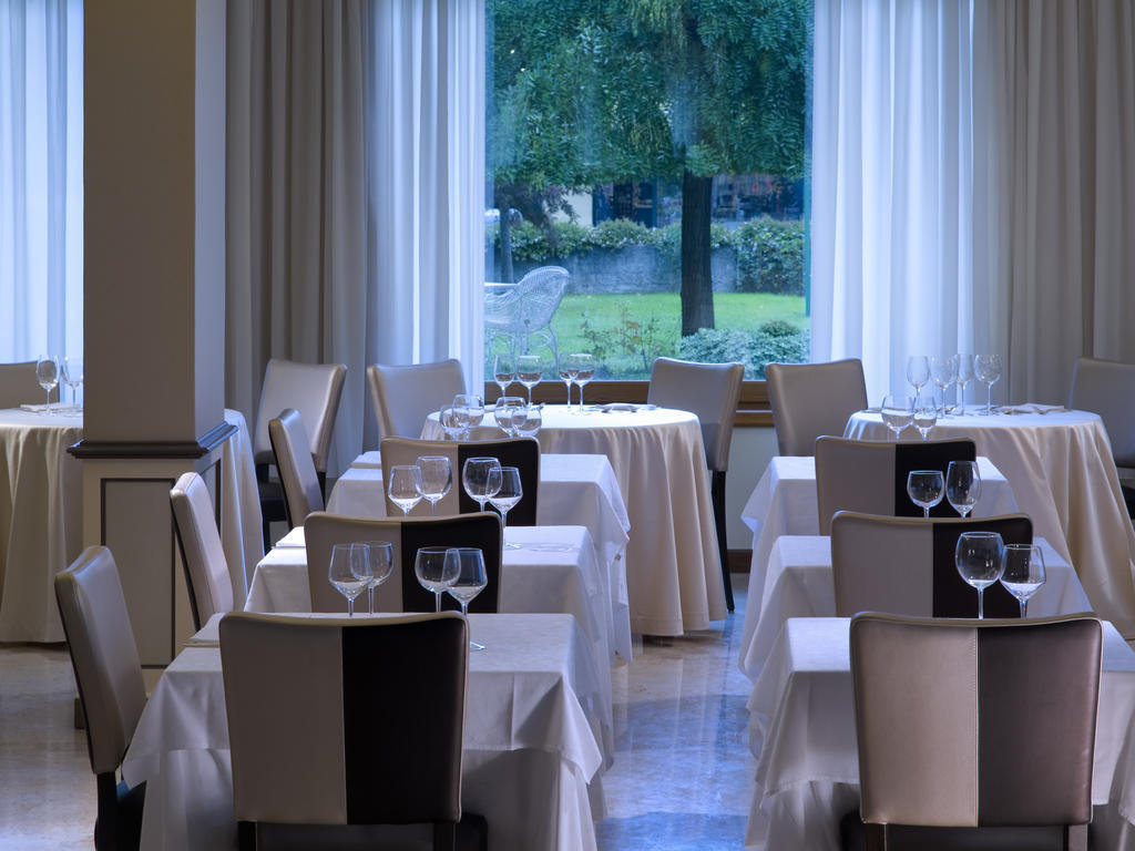Universal Terme 4*